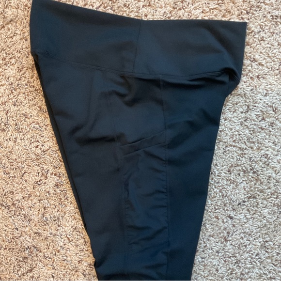 Fabletics NWT RARE Mila High-Waisted Pocket Legging PowerHold Short 3/4 XL 12-14 - Picture 9 of 12